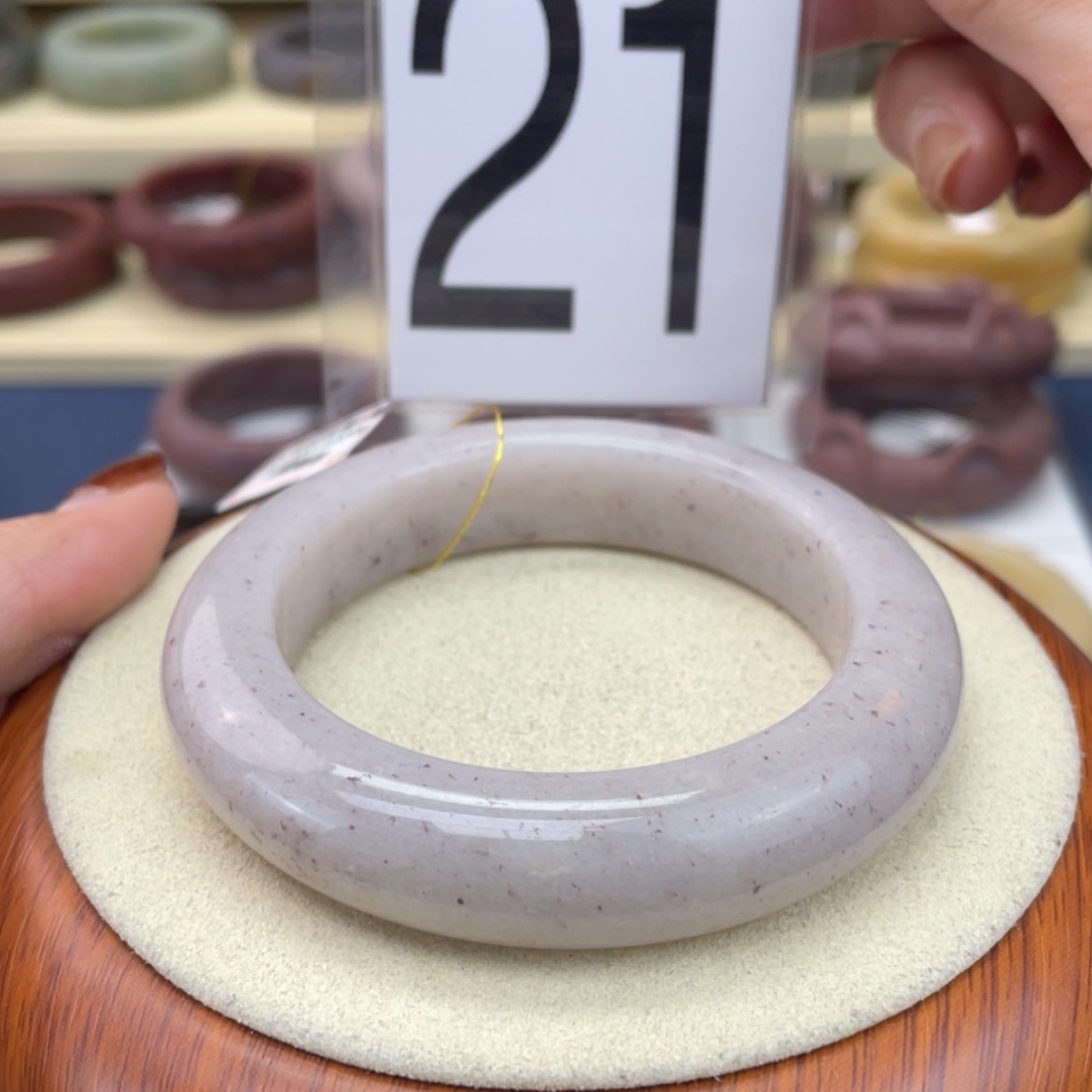 【闪购商品】石英质玉手镯未镶嵌