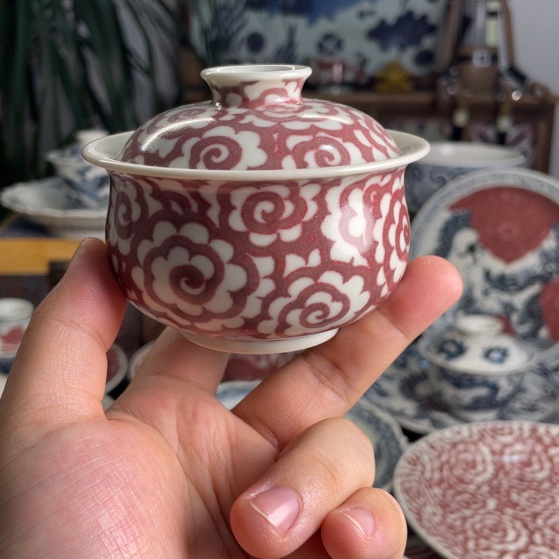青花釉里红火烧云盖碗