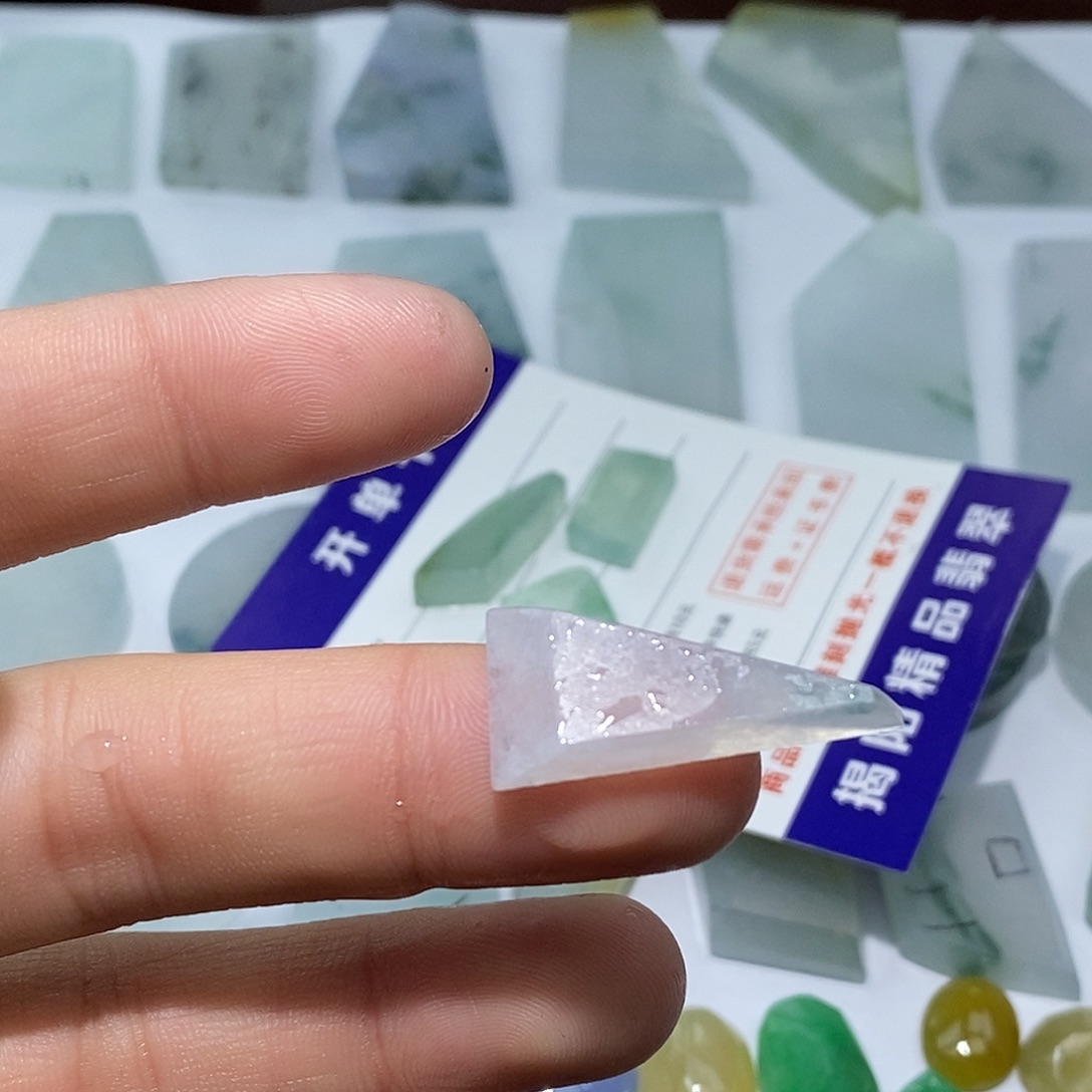 翡翠未镶嵌颈饰7544