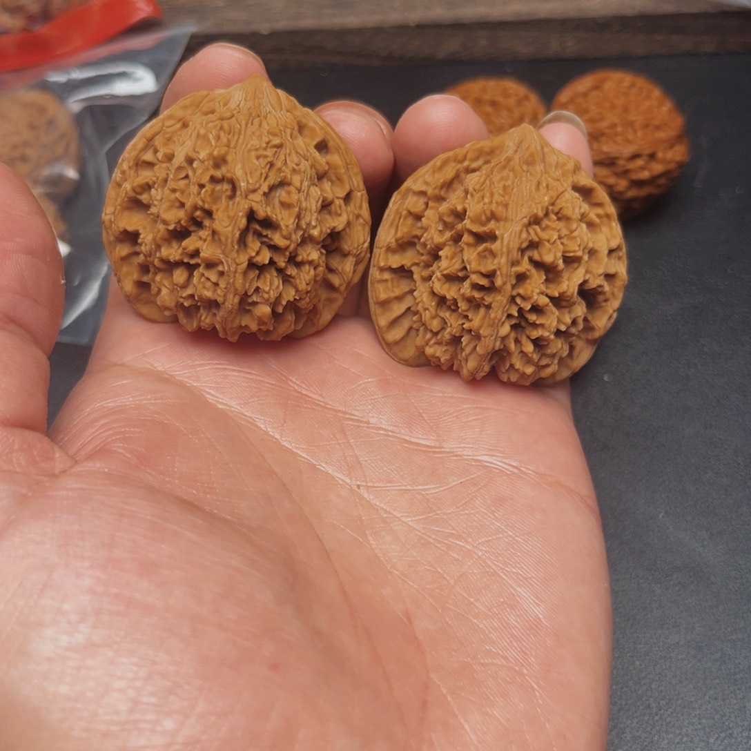 文玩核桃吊坠43+百花山满天星