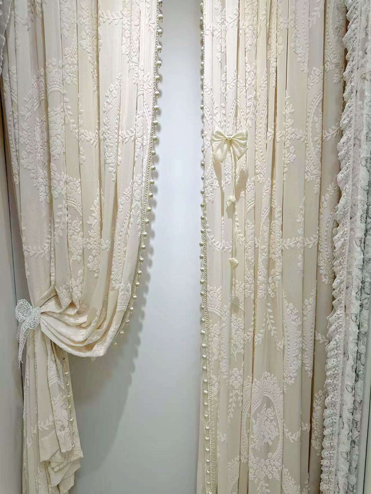 加厚700 克每米法式浪漫香槟色奶油风浮雕立体镜中花纱帘工厂特价