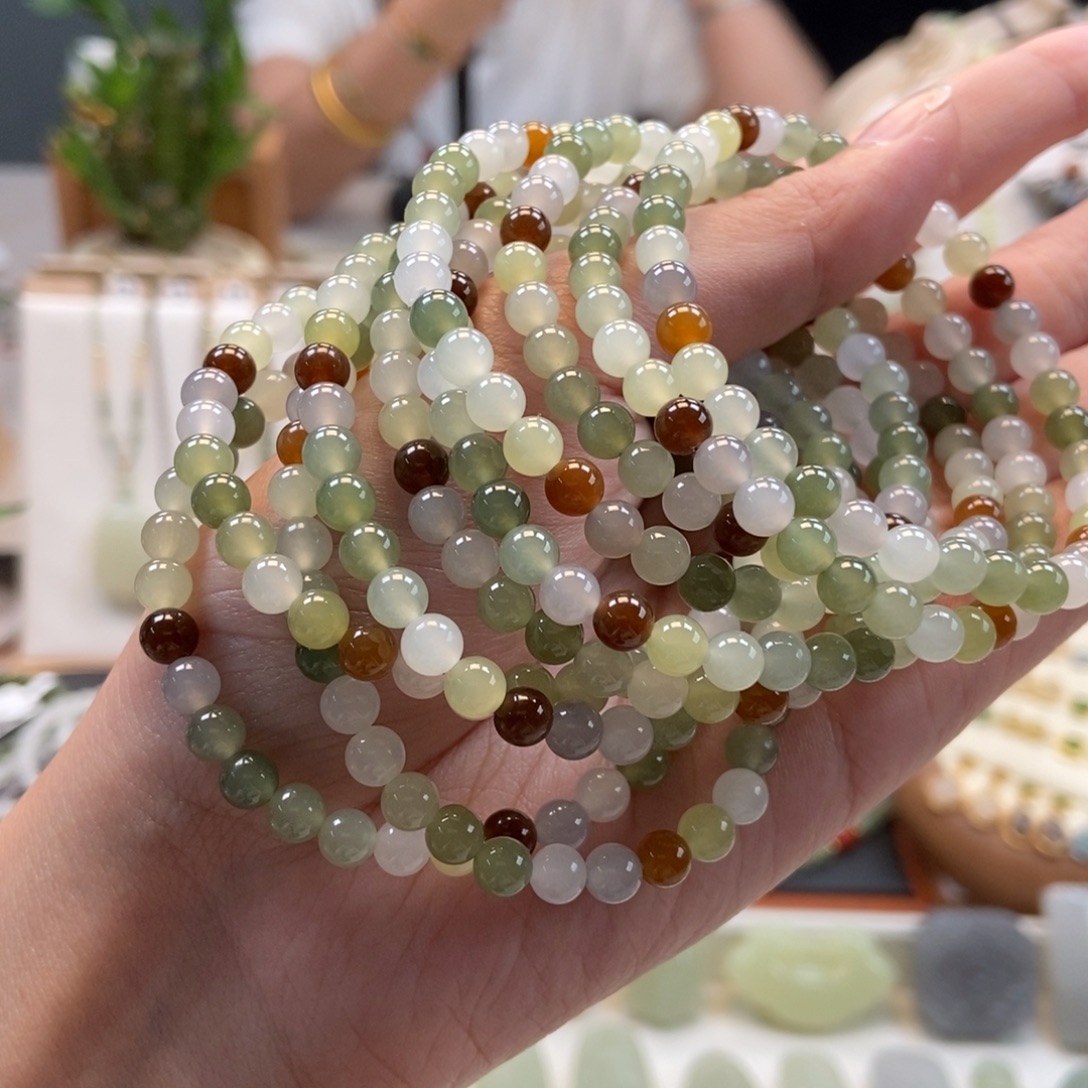 和田玉未镶嵌手串多样性发其一件