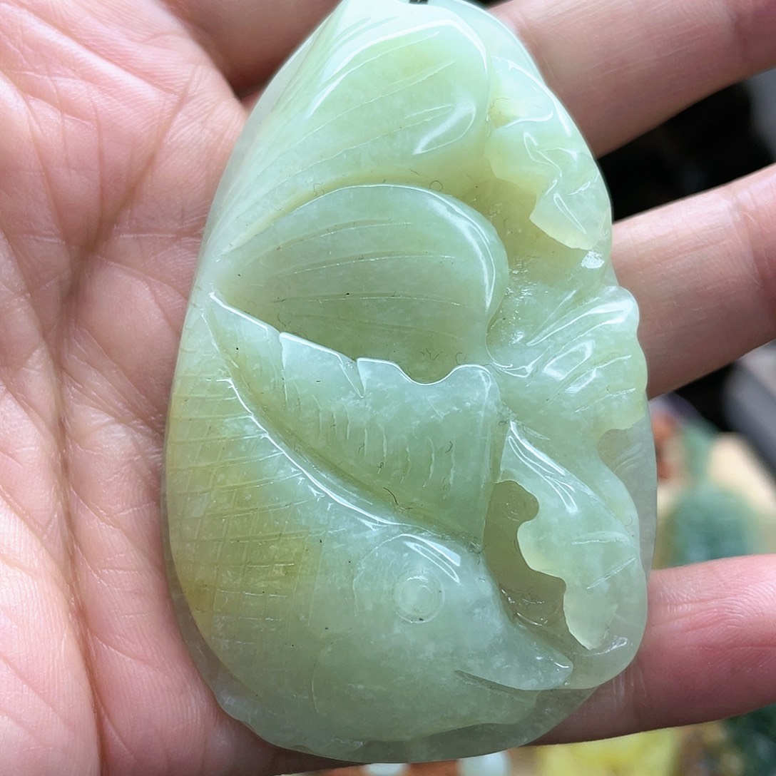 蛇纹石玉颈饰未镶嵌