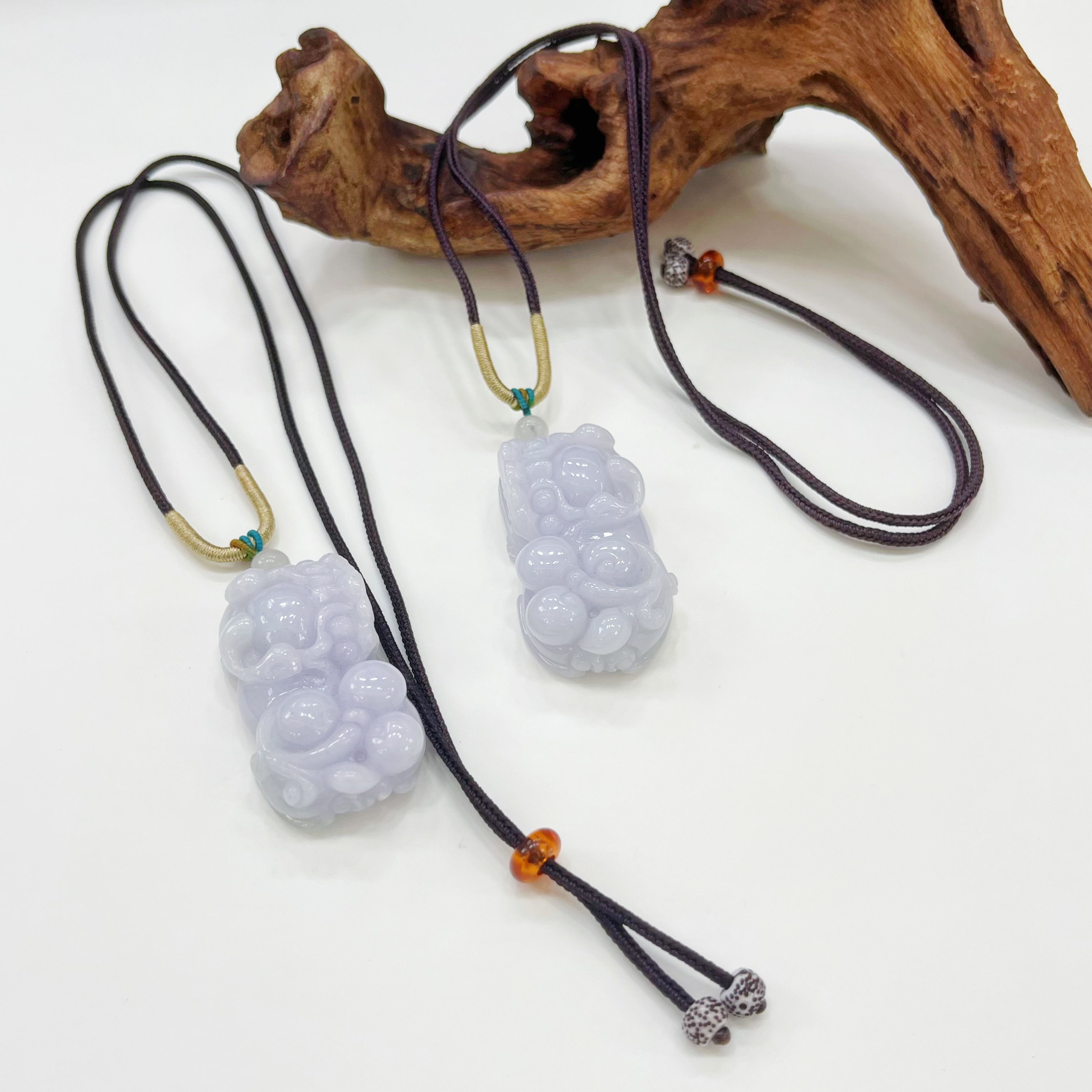 【小宝珠宝】24 T21950-翡翠吊坠-多样性发其一-40*22*11mm