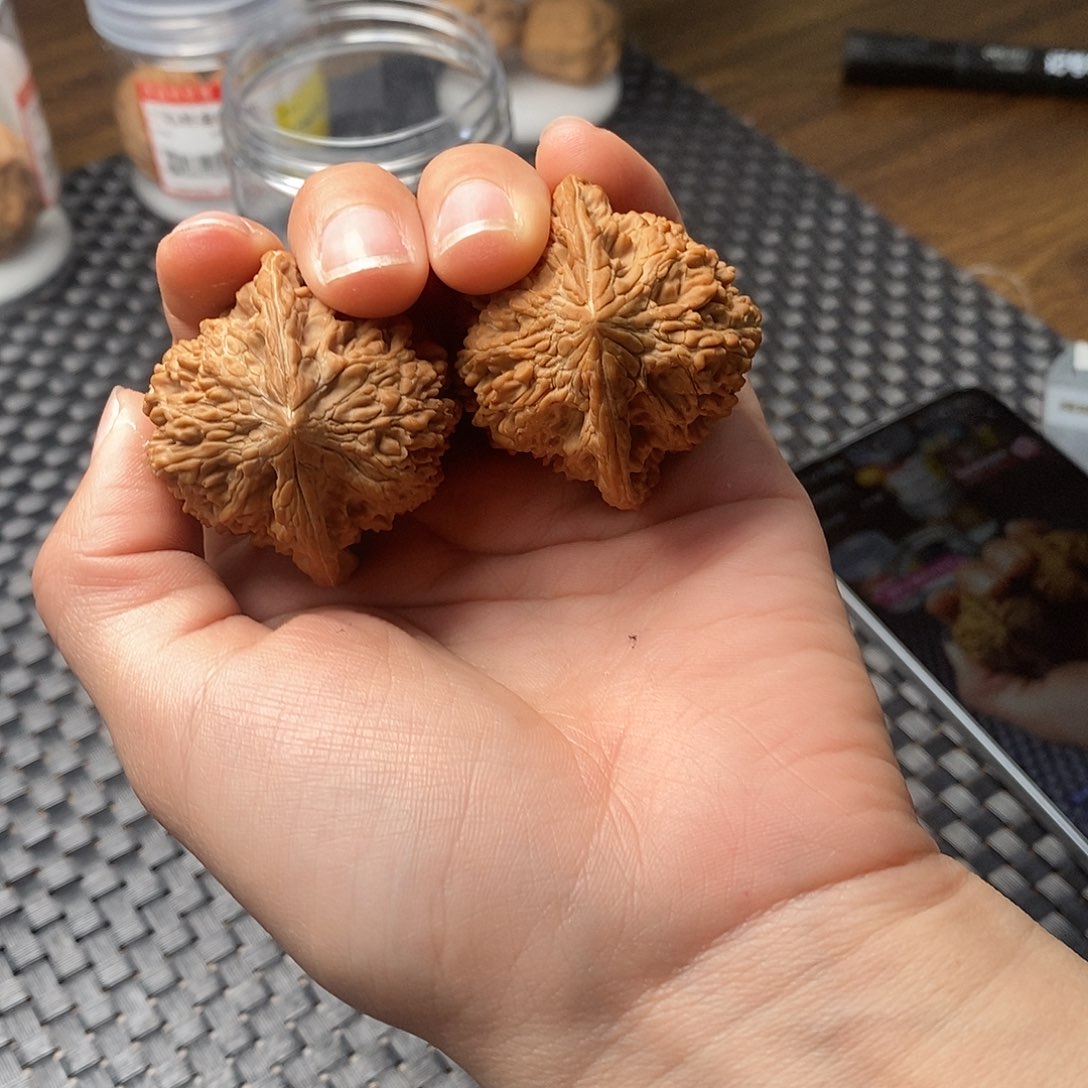 大***嘞文玩核桃把件全品满天星43