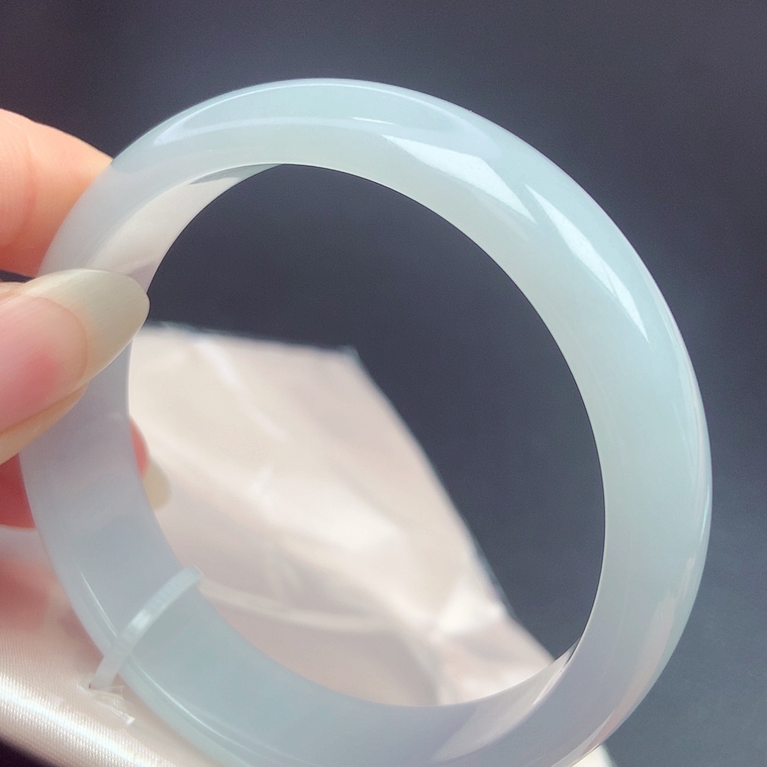 翡翠未镶嵌手镯56圈口