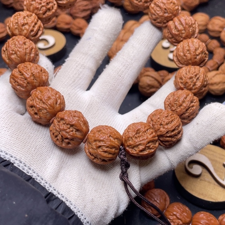 宛***空把件文玩核桃粗筋磨盘珊瑚21