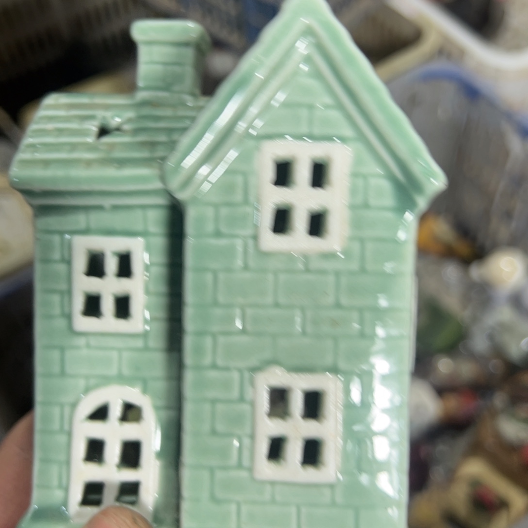 Y***Y陶瓷树脂材料盆盆罐罐