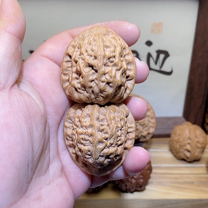 文玩核桃把件40一代火麒麟