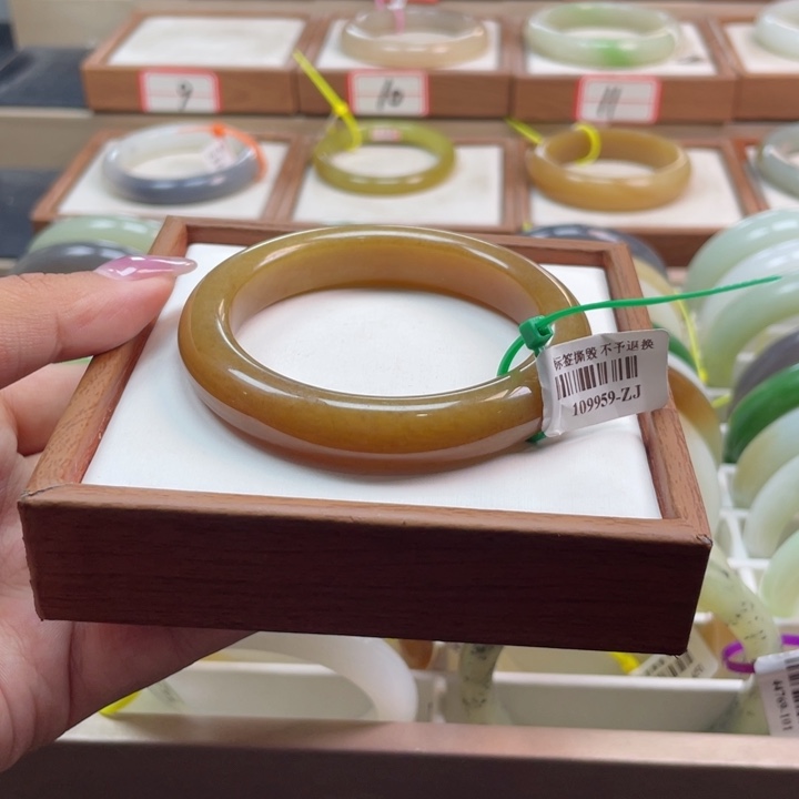 【闪购商品】和田玉手镯未镶嵌10