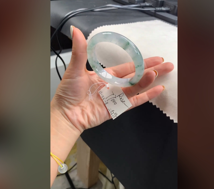  【云端·二亿】 翡翠手镯 下单联系小耳机#