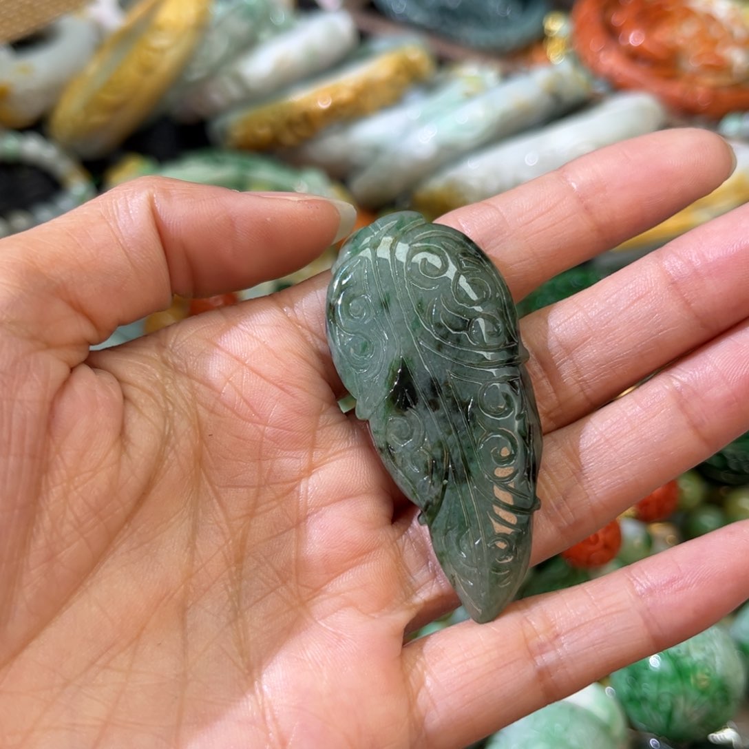 翡翠颈饰未镶嵌待编款