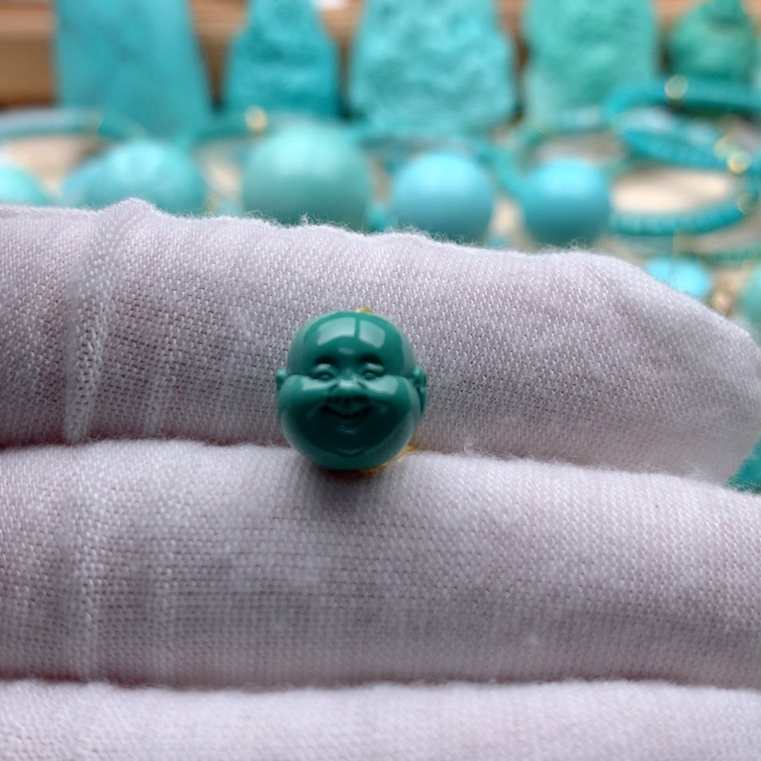 绿松石颈饰未镶嵌