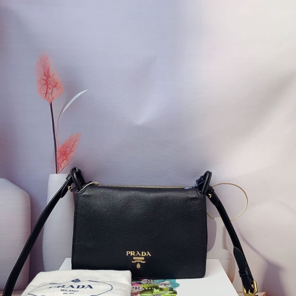 95新/普拉达/市场价23000/包包/250320XZ0032