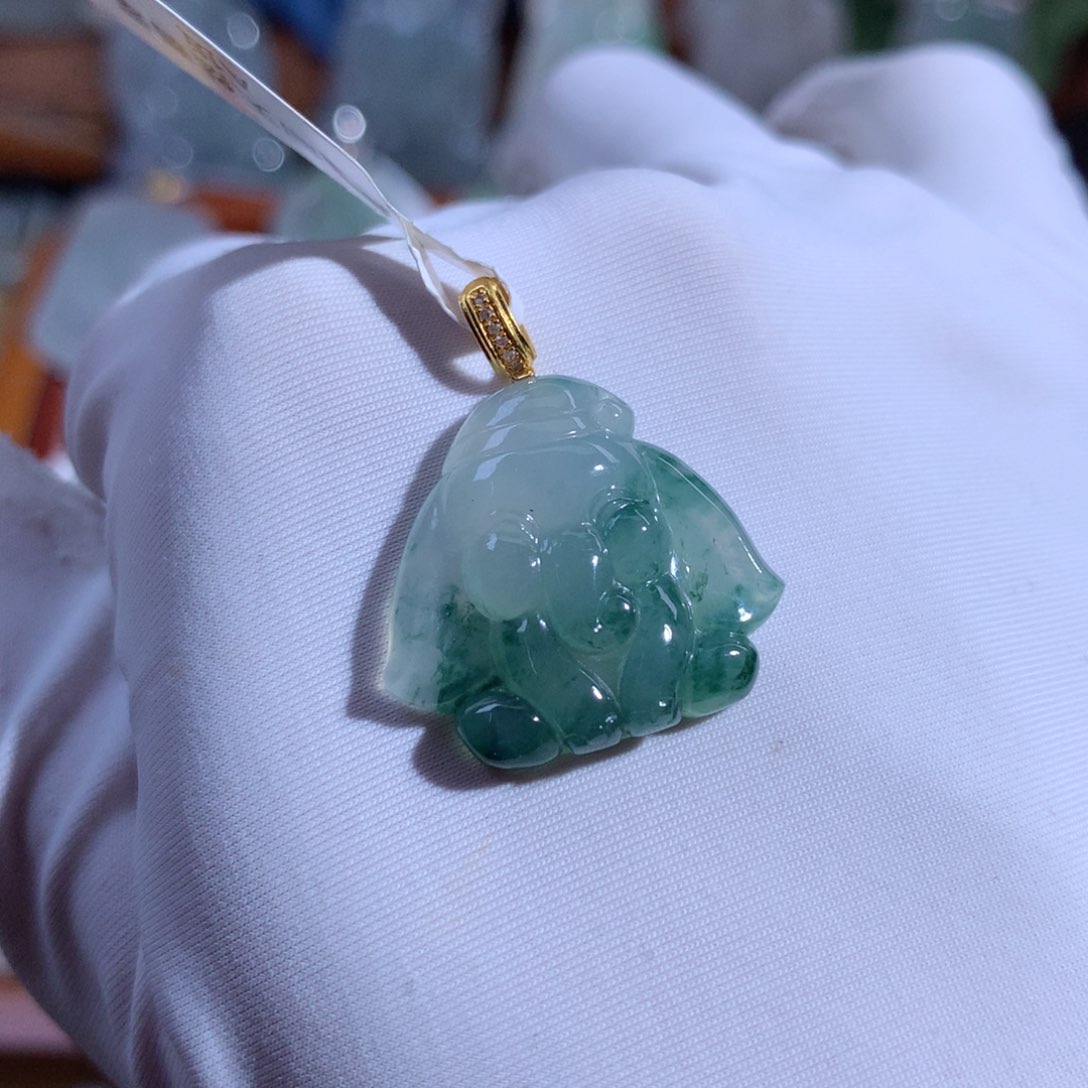 翡翠颈饰18K金镶嵌吉祥