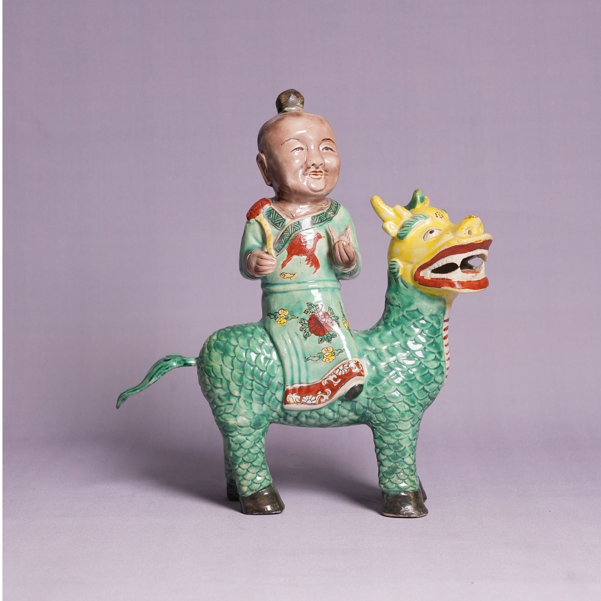 民国素三彩麒麟送子摆件