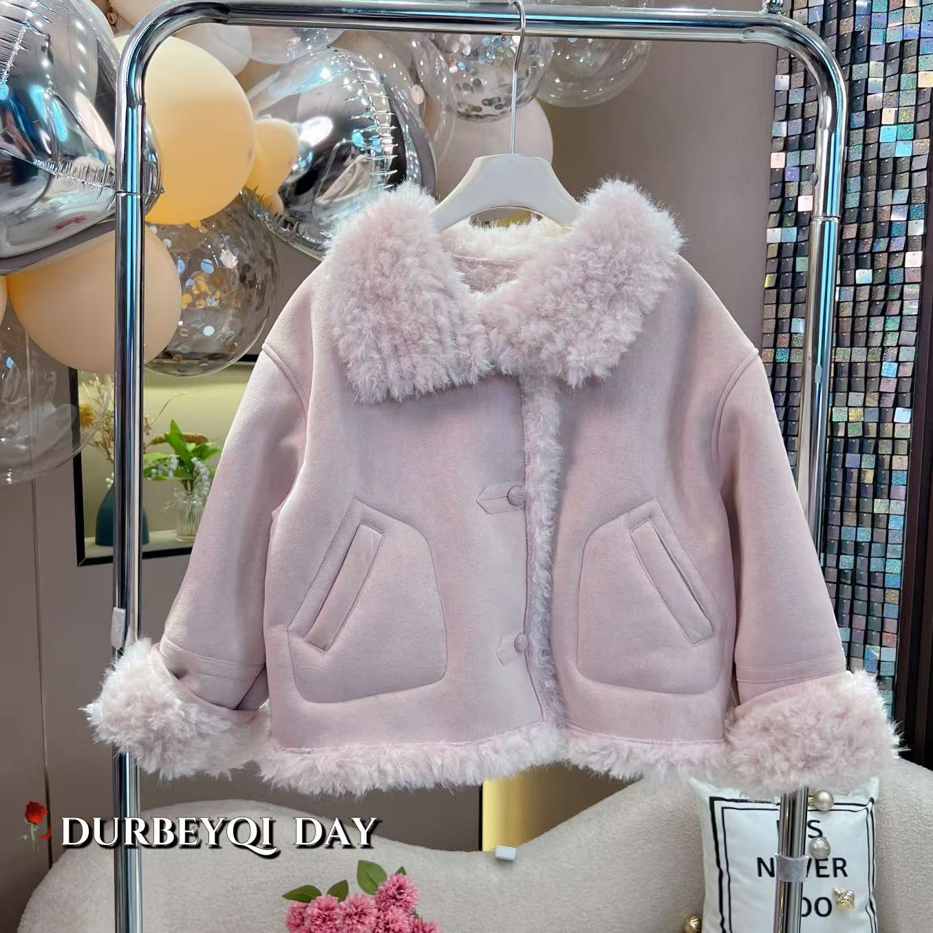DURBEYQI/朵贝奇女童2025冬季纯色翻领单排扣百搭加厚外套5107