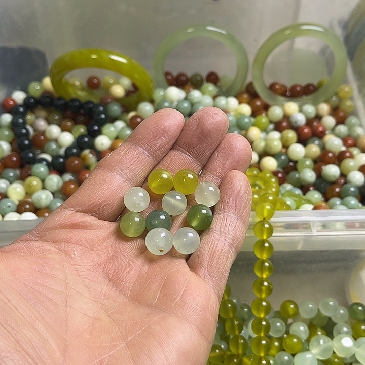 合金蛇纹石玉颈饰