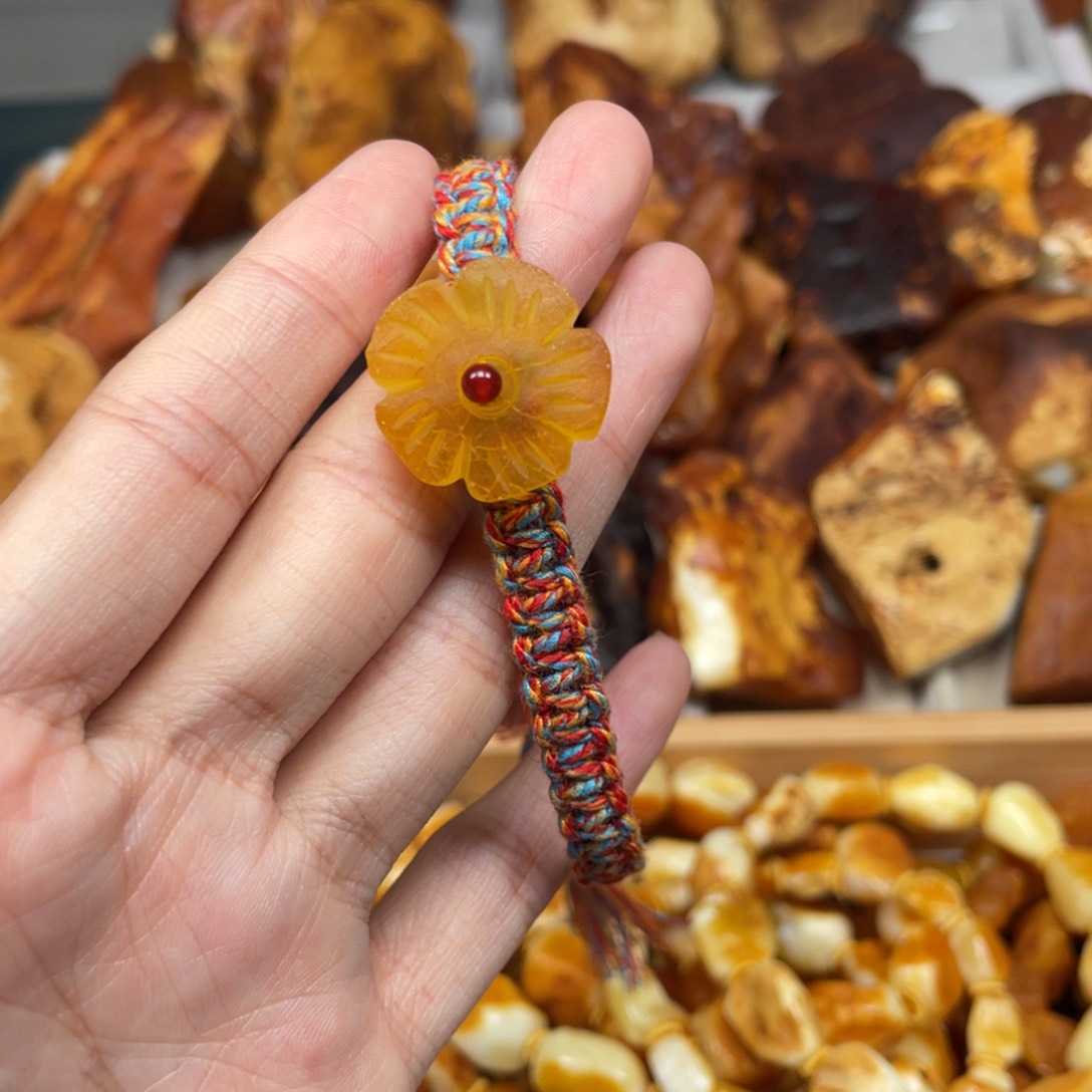 蜜蜡珠宝奇石未镶嵌