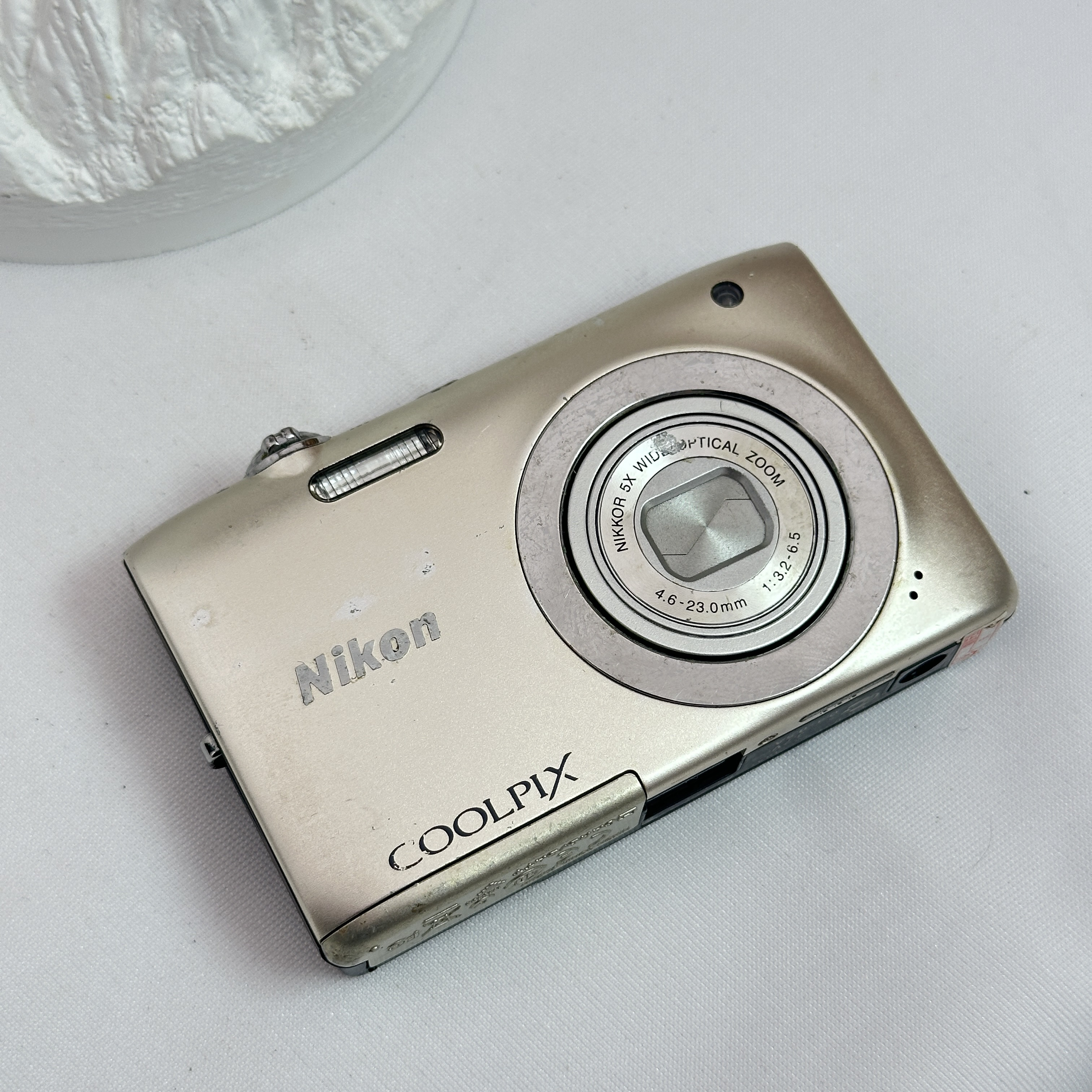 9新 Nikon/尼康 尼康S2600 CCD数码相机 屏幕轻微背光