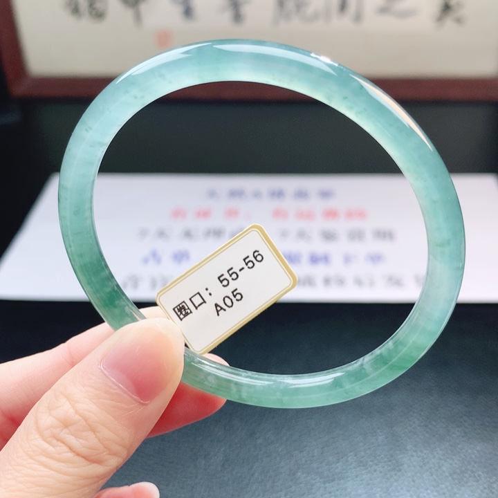 翡翠未镶嵌手镯翡翠手镯3