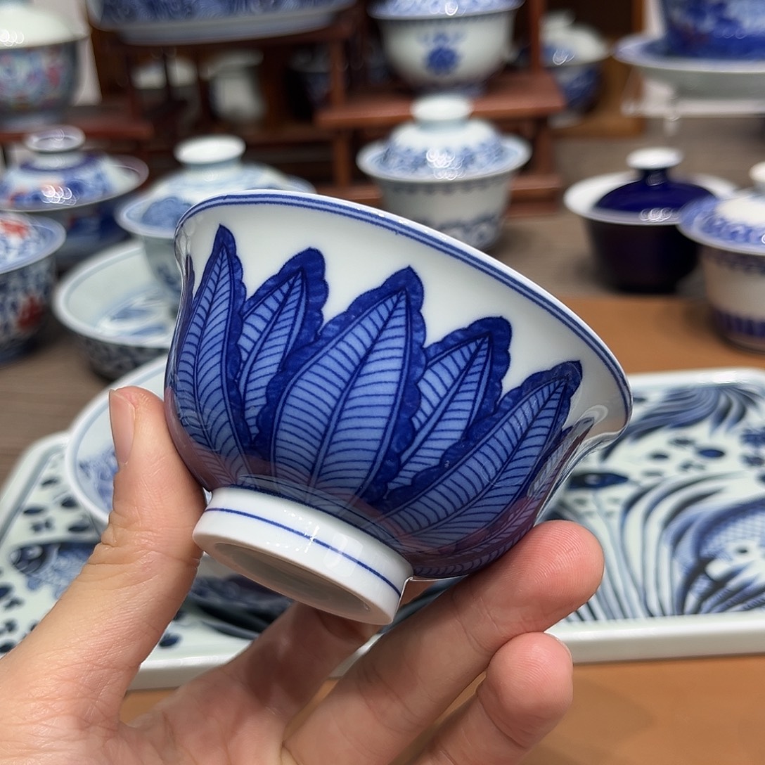 雨***晴青花芭蕉叶压手杯