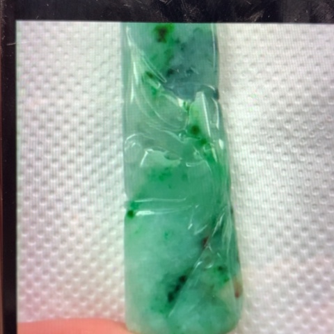 翡翠颈饰未镶嵌微**阳