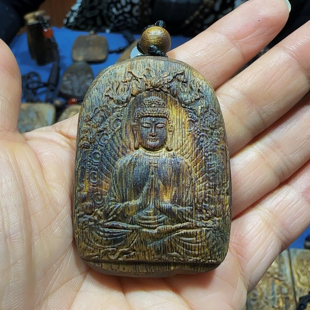 建***药沉香碎屑沉香海南白奇乌身老料大日如来带绳17.9克