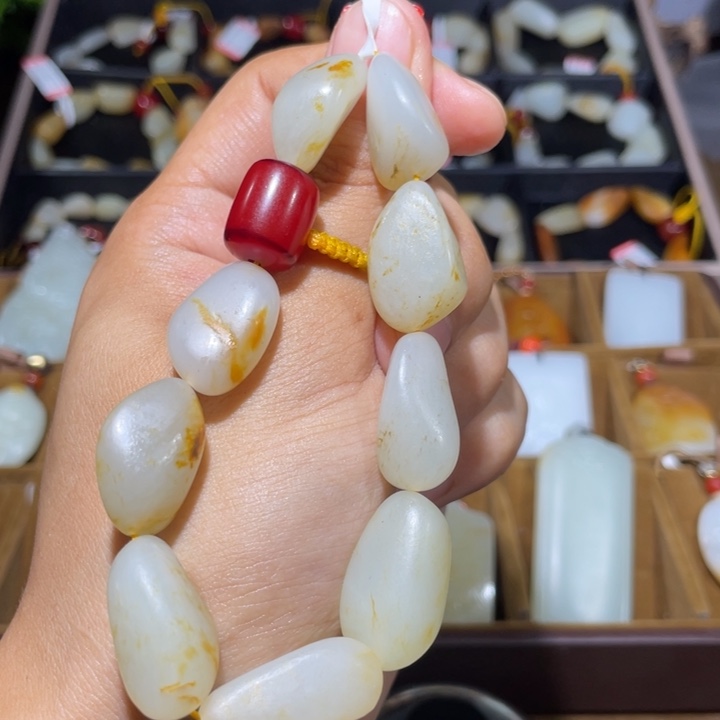 N***^和田玉未镶嵌手链