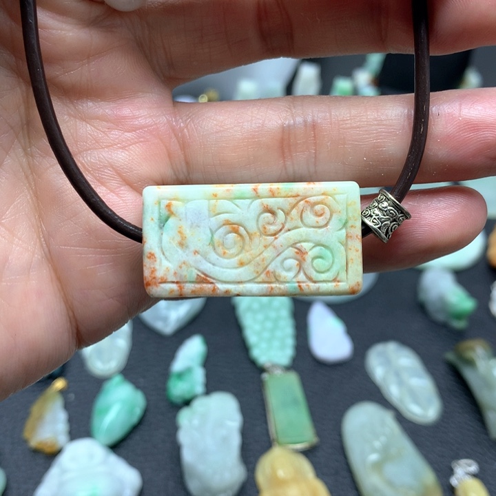 翡翠颈饰未镶嵌天然A货翡翠