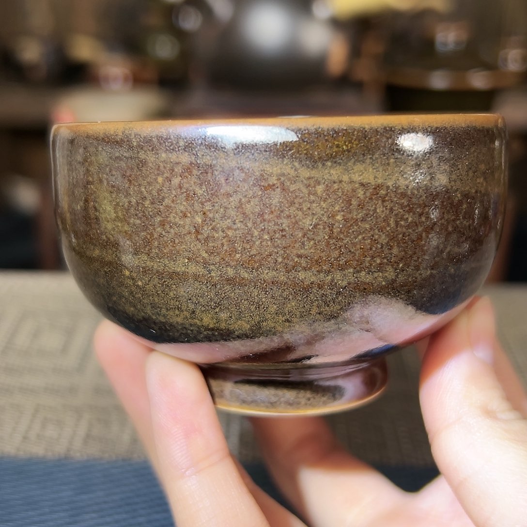 纯手工制作的搅胎泥上釉