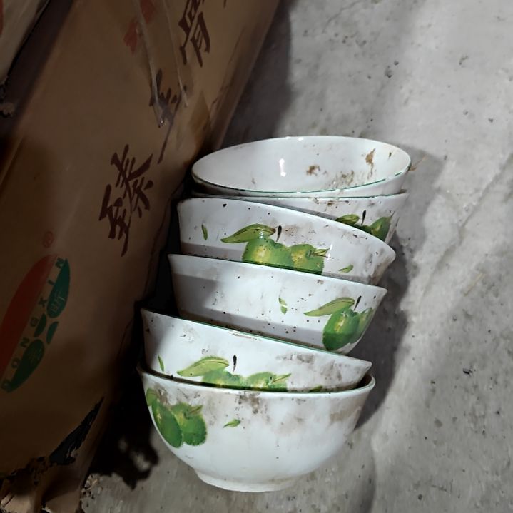 瓷片陶瓷盘子碗啥都有
