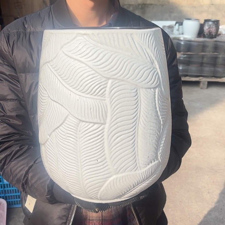 红陶白芭蕉叶口径20*30