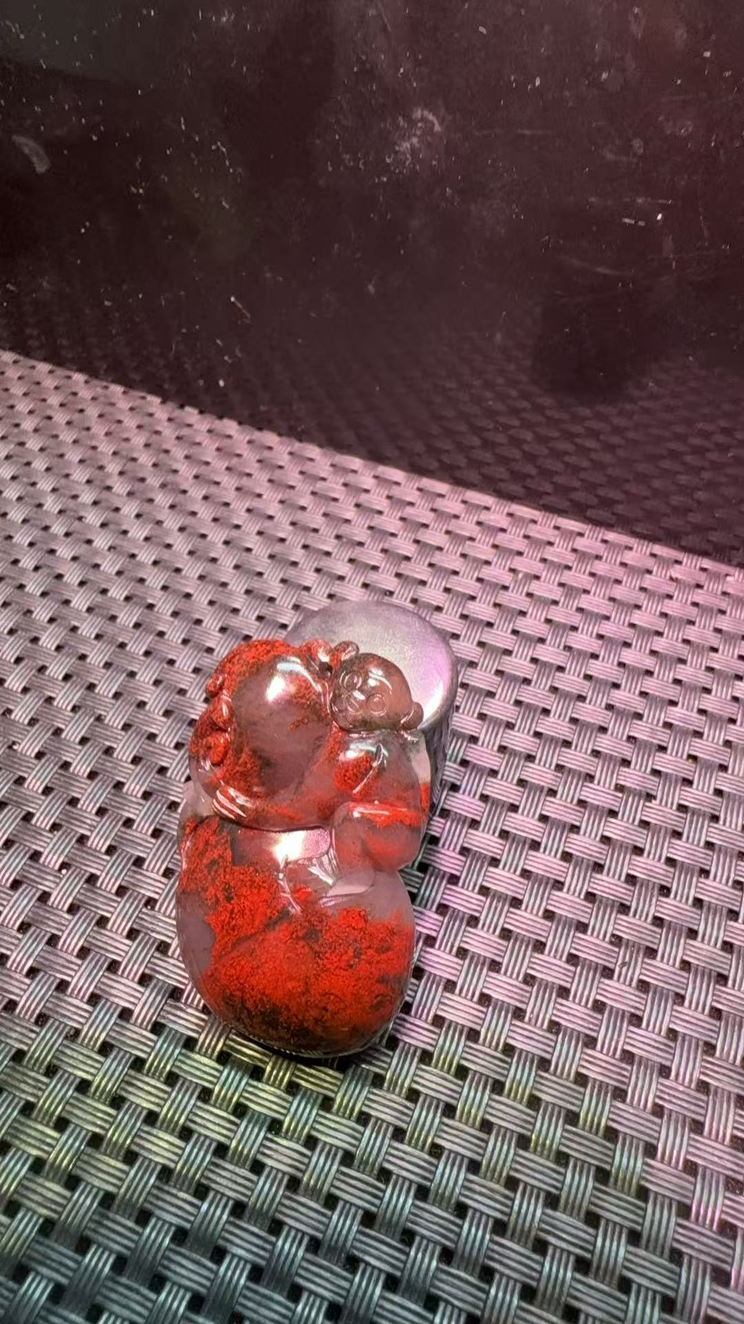 桂林鸡血玉天然玉石满肉口料火焰纹招财猴子精品款式47x27x13