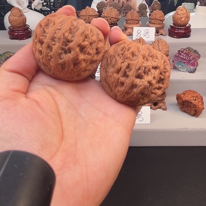 桃核把件47堂上粗筋虎头