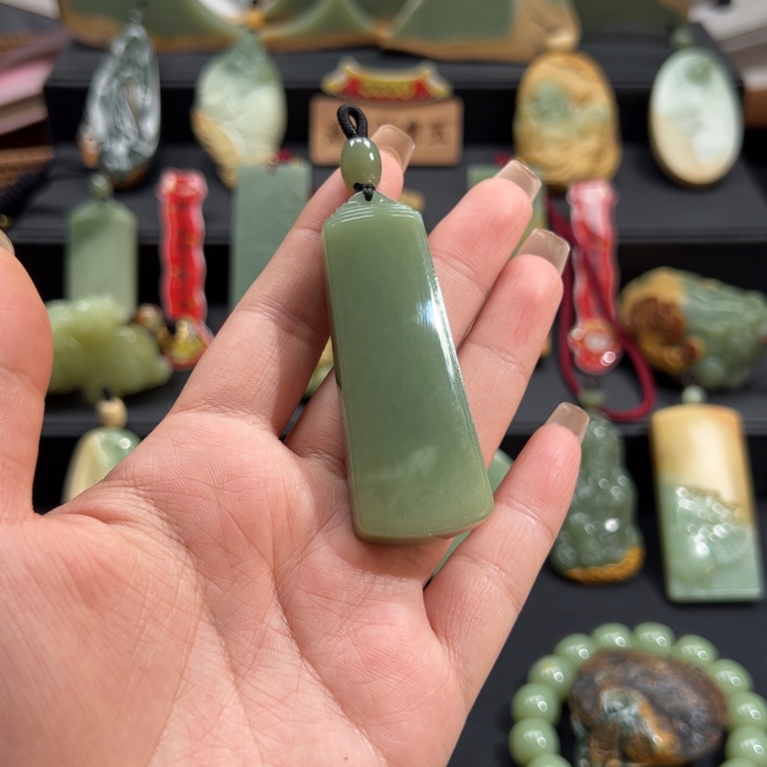 岫岩老玉（透闪石质玉）颈饰未镶嵌夕*ッ
