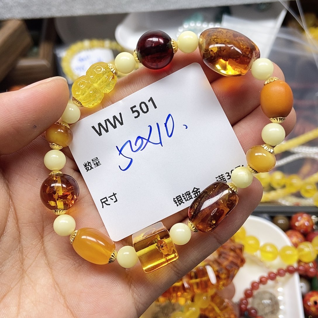 二***-琥珀未镶嵌颈饰WW501