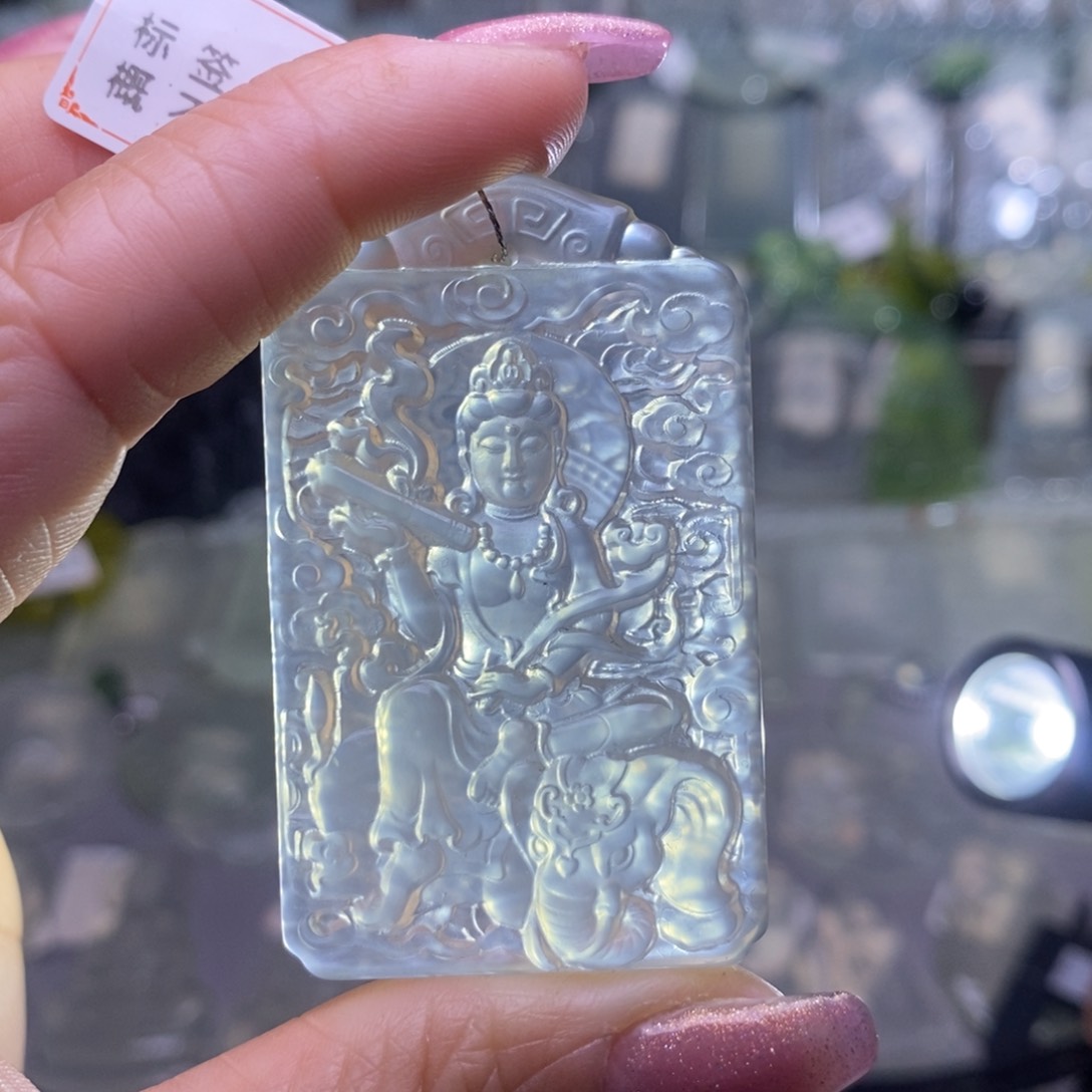 蛇纹石玉颈饰未镶嵌还***拳