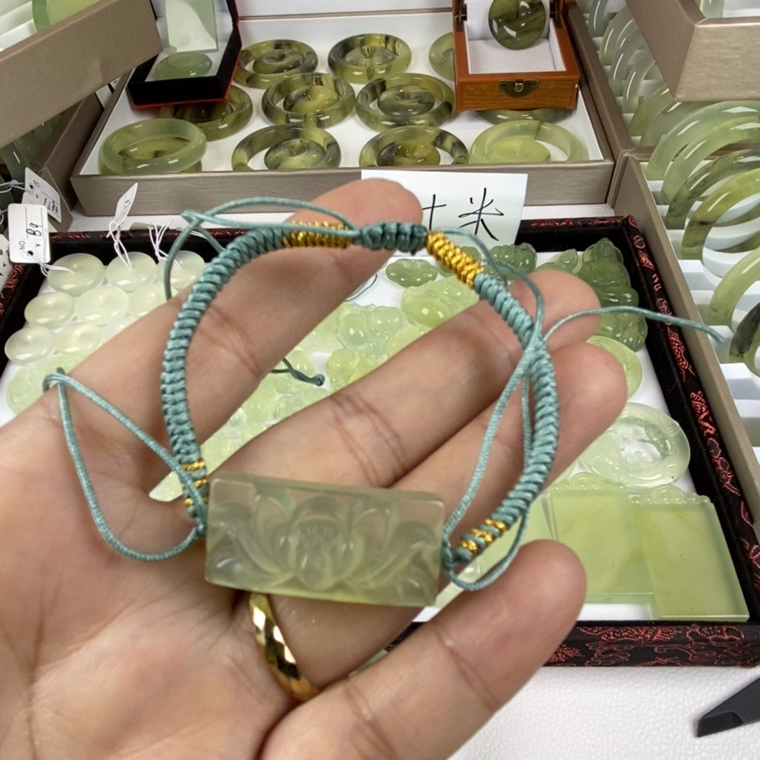 未镶嵌蛇纹石玉手链