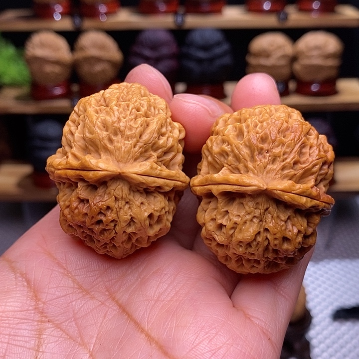 文玩核桃把件七星绣球55