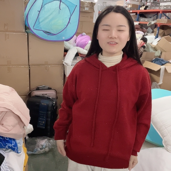 红色带帽毛衣啦啦啦啦啦