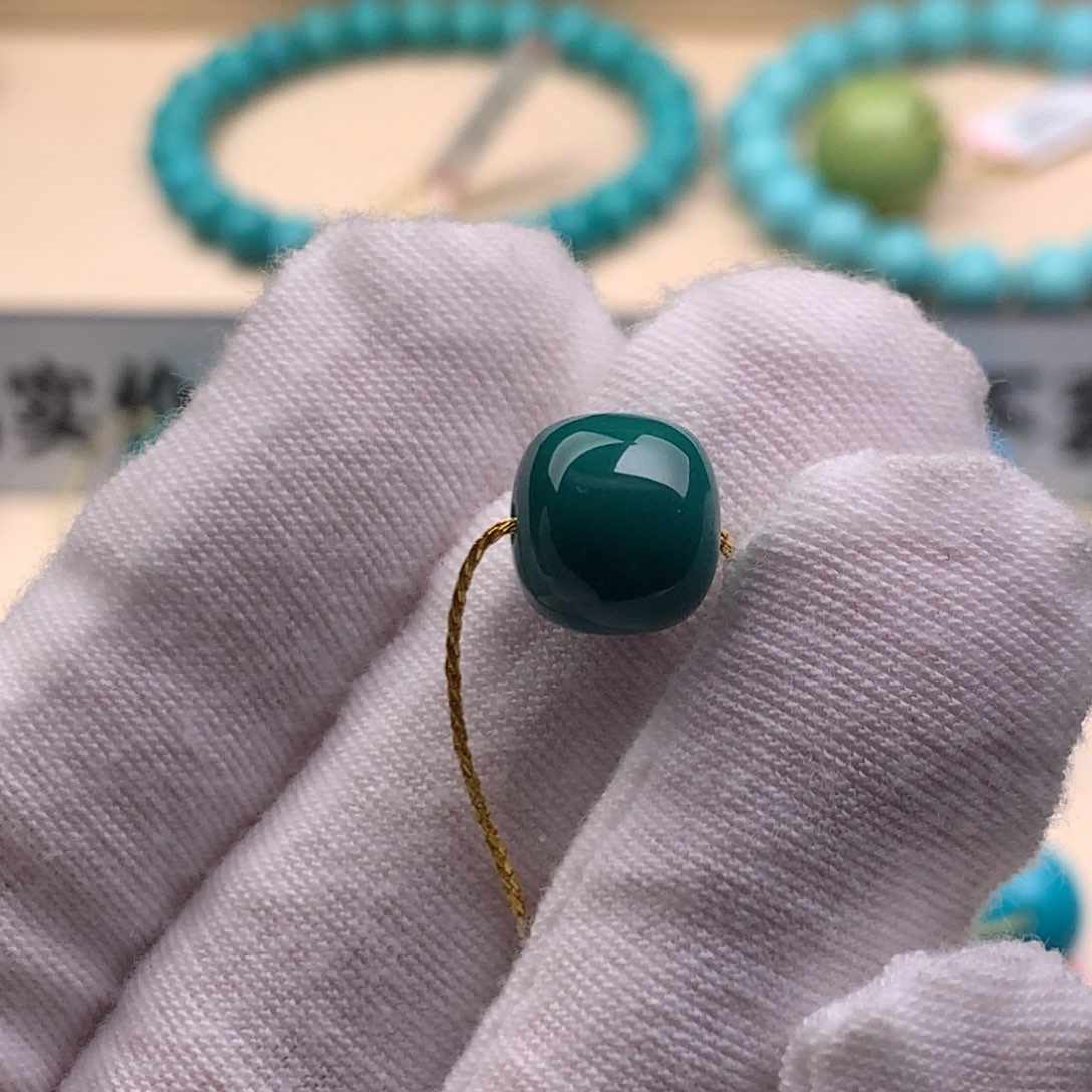 未镶嵌绿松石珠宝奇石10−9