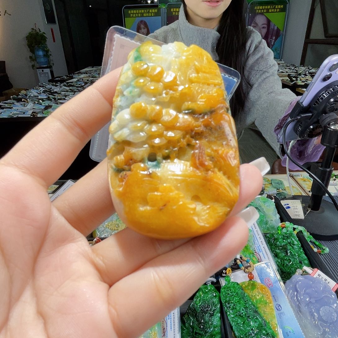 颈饰未镶嵌翡翠一