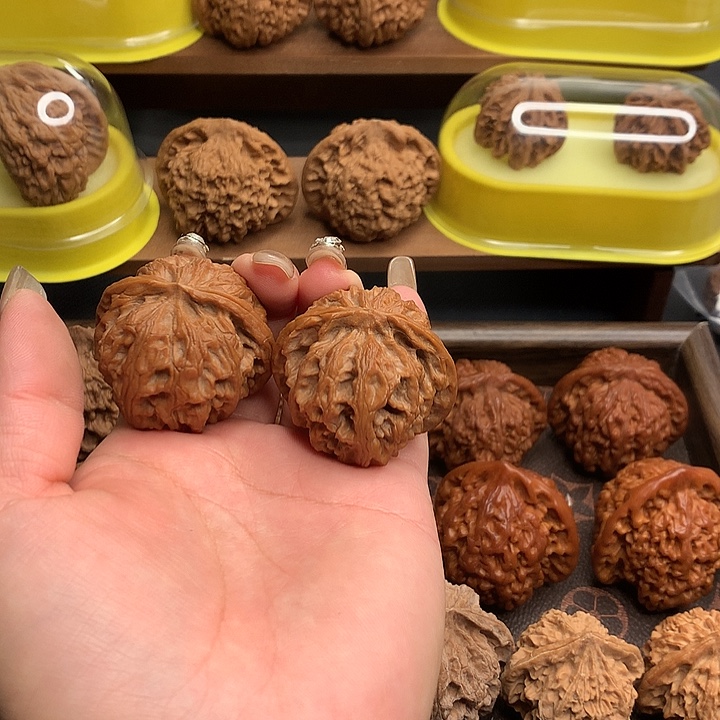 文玩核桃吊坠宫灯