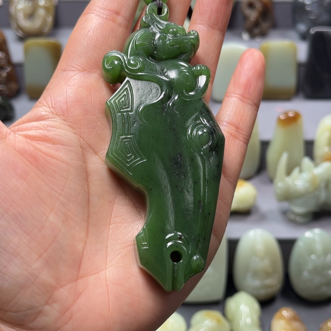 和田玉颈饰未镶嵌花*男