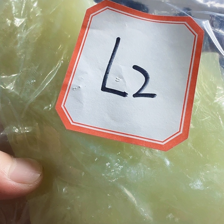 伊***。蛇纹石玉未镶嵌天然岫玉