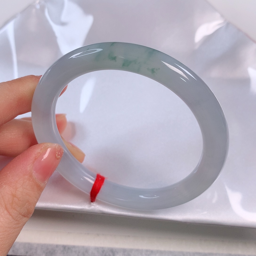 翡翠手镯未镶嵌美****心  圆条