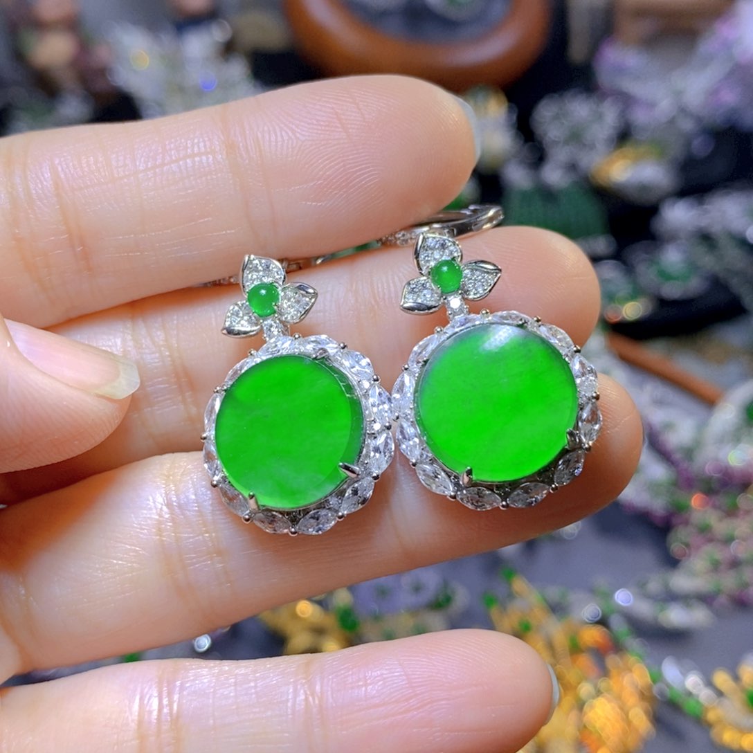 翡翠颈饰银S925镶嵌天然翡翠