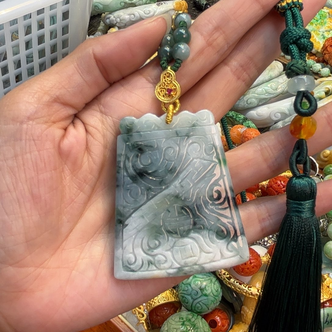 翡翠颈饰未镶嵌待编款