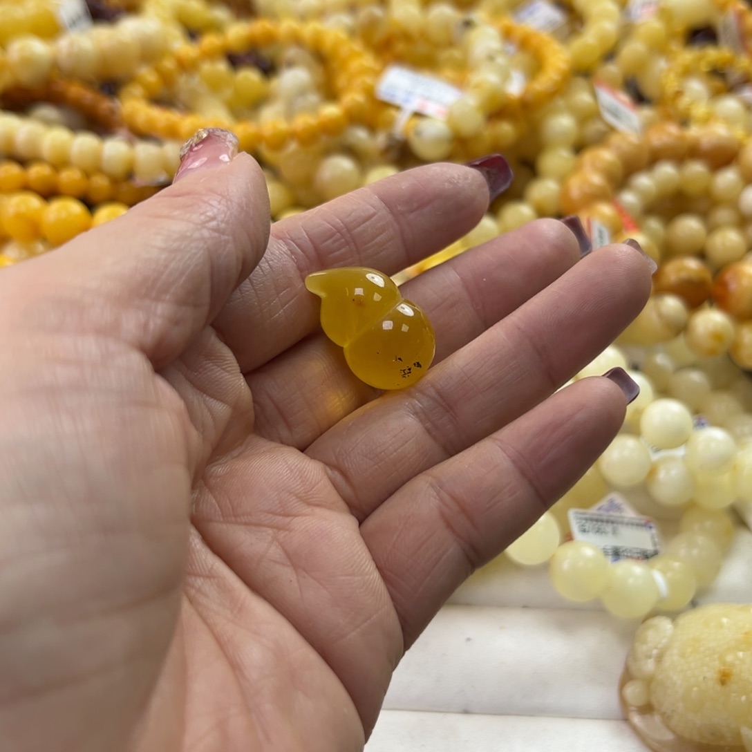 琥珀珠宝奇石未镶嵌